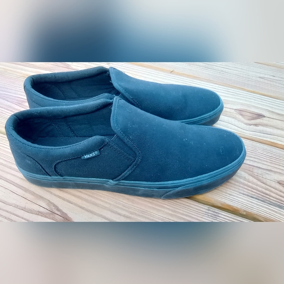 Vans - Picture 2 of 3